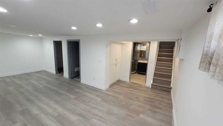 For Lease - 10 Warvet Crescent, Toronto, Ontario - Photo 4