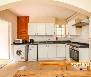 Cheltenham Crescent, Cheltenham Road, Bristol, Somerset, BS6 - Photo 4