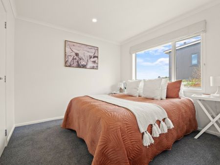 A modern home with a harbour view! - Photo 5