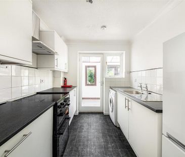 3 bedroom link detached house to rent - Photo 5