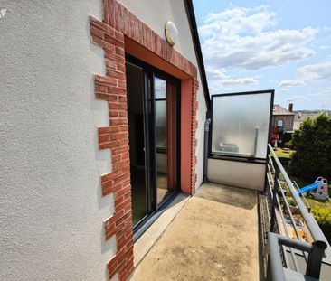 Au c?ur du centre-bourg de Saint ERBLON, bel appartement T3 (51m² c... - Photo 3