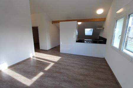 Neuwertige 3.5 Zimmer Wohnung mit Balkon und eigenem Waschturm - Photo 4