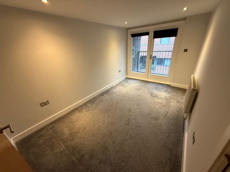 2 Bed Penthouse, Cornhill, L1 - Photo 2