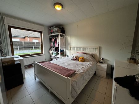 Aleenstaande, gelijkvloerse woning met 3 slaapkamers - Foto 2