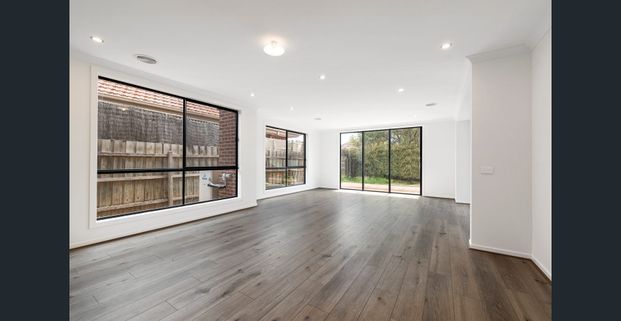 5 bedroom home in Ormond - Photo 1