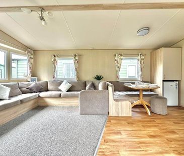 2 bedroom park home to rent - Photo 1