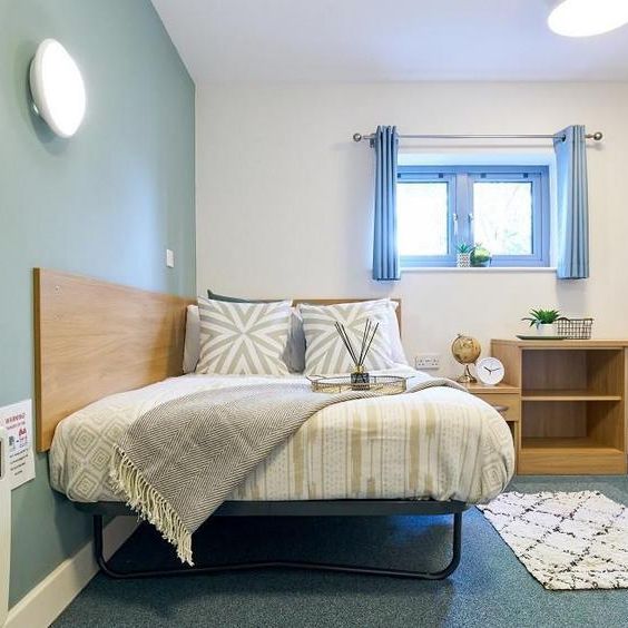 1 bedroom in a flat share to rent - Photo 1