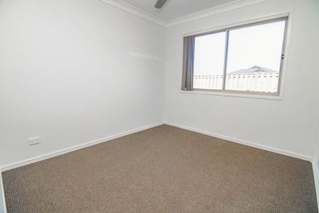 Large 4 bedroom home - Photo 2