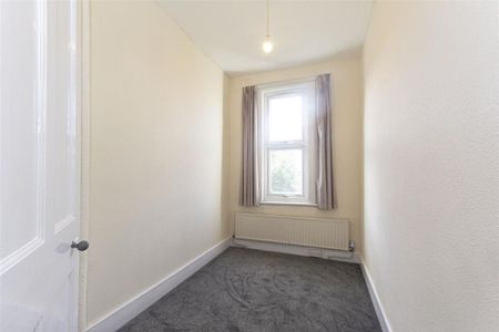 4 bedroom terraced house to rent - Photo 3