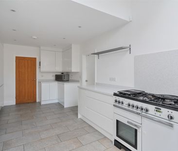 To Let 3 Bed House - Semi-Detached - Photo 5