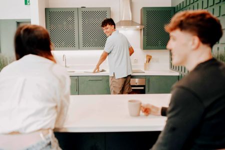Silver En Suite (High Floors, Washer/Dryer) - Photo 3