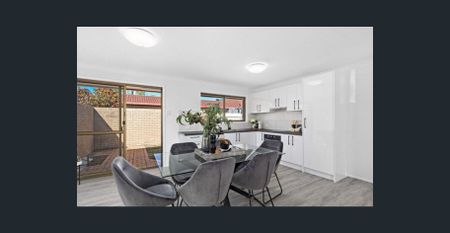 Stylish Family Home in a Prime Location! - Photo 4