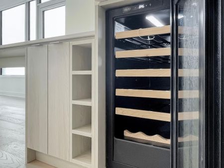 For Lease - 11 Yorkville Avenue Unit# 3509, Toronto, Ontario - Photo 3