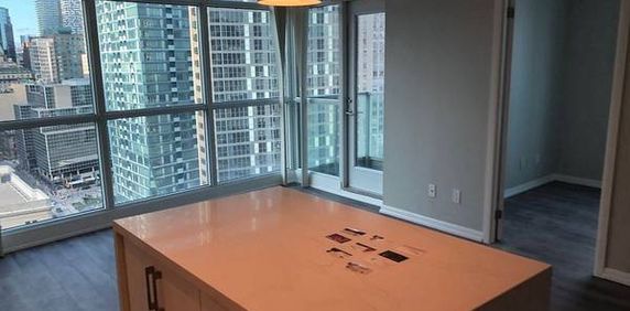 2 Bedroom, 1 Bathroom - 18 Yonge - Photo 2