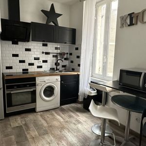 Location Studio rénové(e) Marseille 6ème - Photo 2