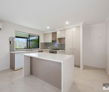 CHARMING 4 BEDROOM FAMILY HOME - Photo 6