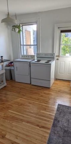 METRO LASALLE, GRAND 3 1/2 - Photo 1