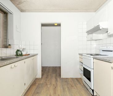 Comfortable & Convenient Living in the Heart of Eastwood - Photo 4