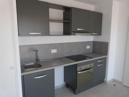 location Appartement T2 DE 43.4m² À LA CRAU - Photo 4