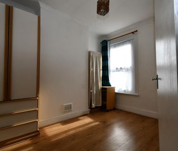 4 bedroom terraced house to rent - Photo 2