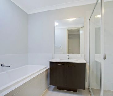 Stunning Contemporary Design - Photo 4