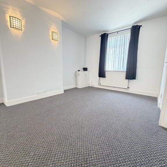 189 Donegall Avenue, Belfast, BT12 6LU - Photo 1