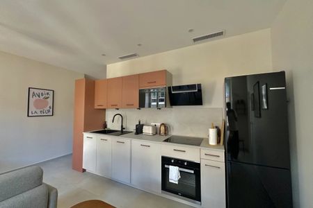 SUPERBE T3 MEUBLÉ REFAIT À NEUF – QUARTIER DU PORT À NICE - Photo 5