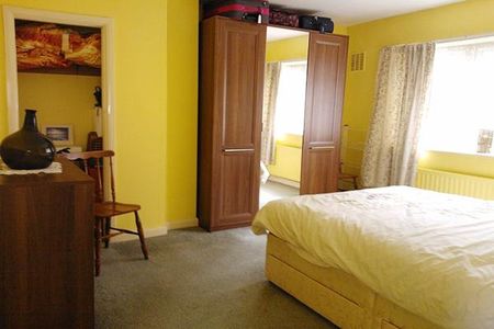 3 bedroom semi-detached house to rent - Photo 3
