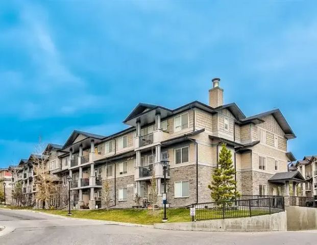 Cozy 2 Bedroom Apartment in Panorama | 212 - 10 Panatella Road Northwest, Calgary - Photo 1