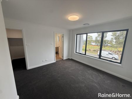 Modern Family Comfort Meets Sophisticated Design - Photo 4