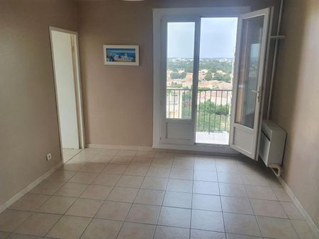Location Appartement 3 pièces 54m² SORGUES 84700 - Photo 2