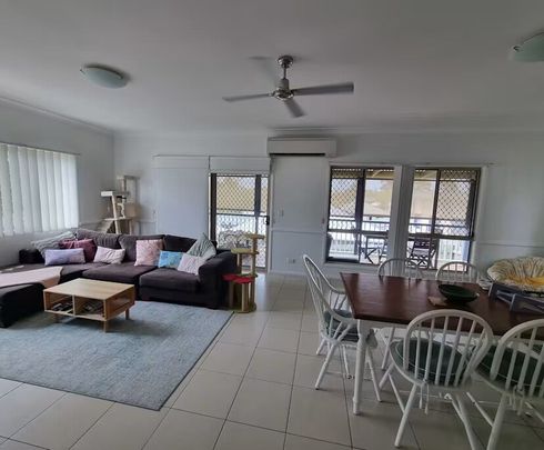 Springfield Lakes - Photo 1