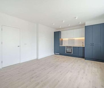 Mitcham Lane, London, SW16 - Photo 6