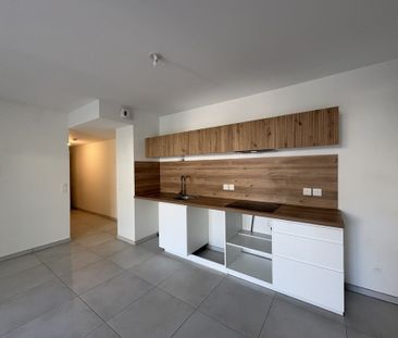 Location Appartement 2 pièces 46m² LA CIOTAT 13600 - Photo 2