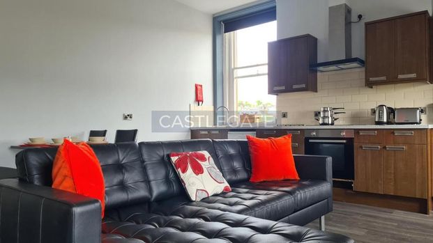 1 bedroom in a flat share to rent - Photo 1
