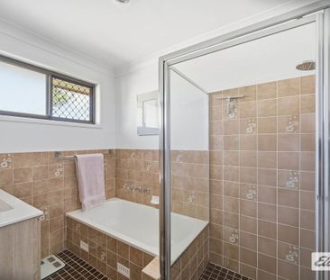 Low Maintenance 2 Bedroom Villa in Quiet Location - Photo 3