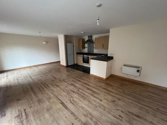 2 bedroom ground floor flat to rent - Photo 1
