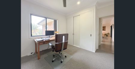 QUIET CUL-DE-SAC LOCATION ON SOUGHT-AFTER STREET - Photo 4