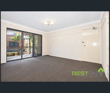 SPACIOUS & CONVENIENT - Photo 1
