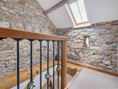 2 bedroom end of terrace house to rent - Photo 3