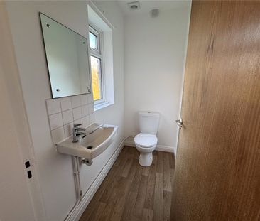 The Vicarage, Wombridge Road - Photo 6