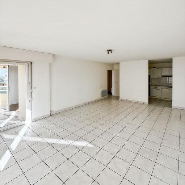 Location Appartement 2 pièces 58m² LES SABLES D OLONNE 85100 - Photo 1