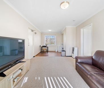 Spacious Furnished Curtin apartment - Photo 1