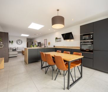 Gezinswoning met 4 slpks, tuin en garage te Turnhout. - Photo 6