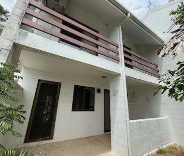 Townhouse Located Close to the City - Photo 4