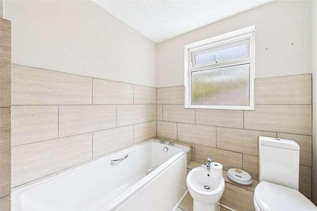 Robin Lane, Sandhurst, Berkshire, GU47 - Photo 5