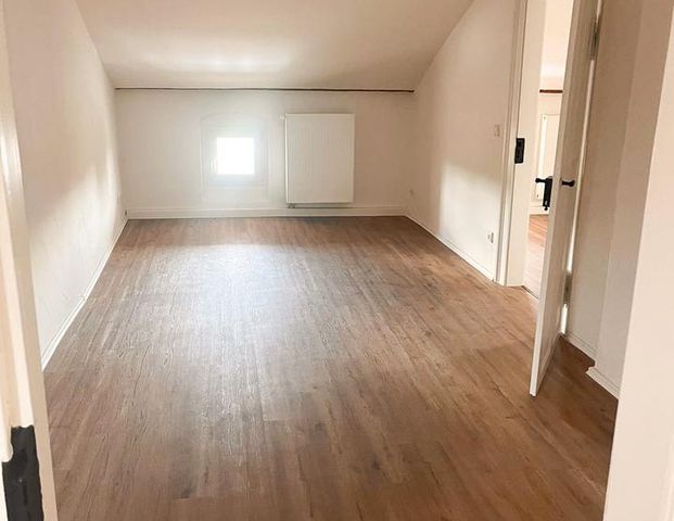 Erstbezug nach Sanierung: Moderne 2-Zimmer-Dachgeschosswohnung direkt am Bahnhof Kamenz - Foto 1