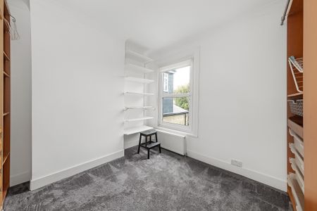 Kinveachy Gardens, Charlton, SE7, London - Photo 3