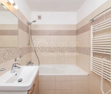 Pronájem slunného 2+1 v širším centru s krásným výhledem - Photo 5