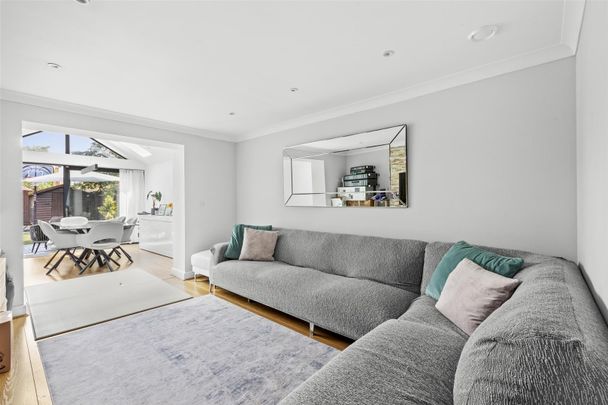 John North Close, High Wycombe - Photo 1
